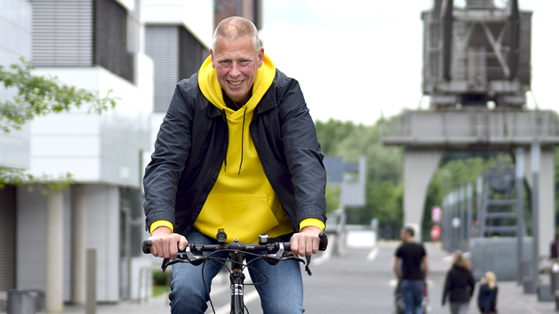 markus-dahmen-buergermeister-fuer-kleve-gespraech-aktiv-radfahren-hochschule-rhein-waal_800-450